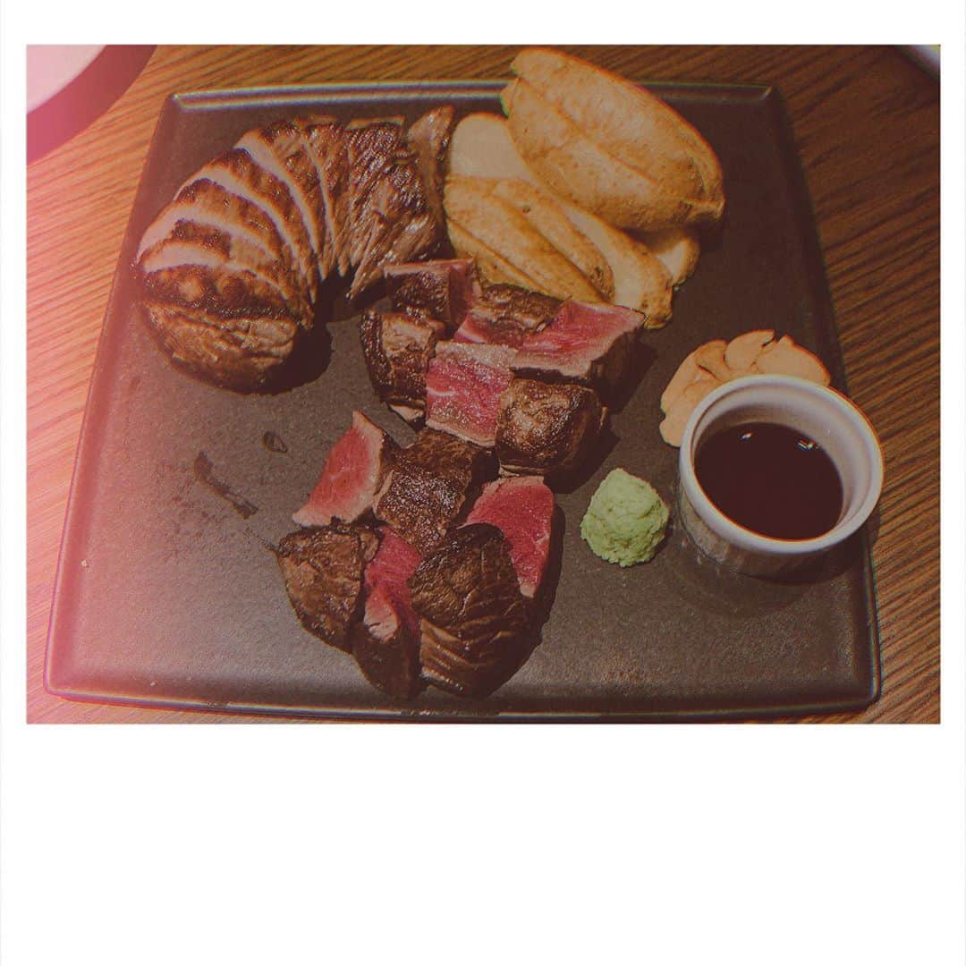 井口裕香さんのインスタグラム写真 - (井口裕香Instagram)「🥩 おねえちゃんとごはん！ おさけをのんでしまった。。。 #米は我慢しましたので！ #デザートはがっつり食べましたので！」10月17日 22時54分 - ooo31_iguchiyuka_31ooo