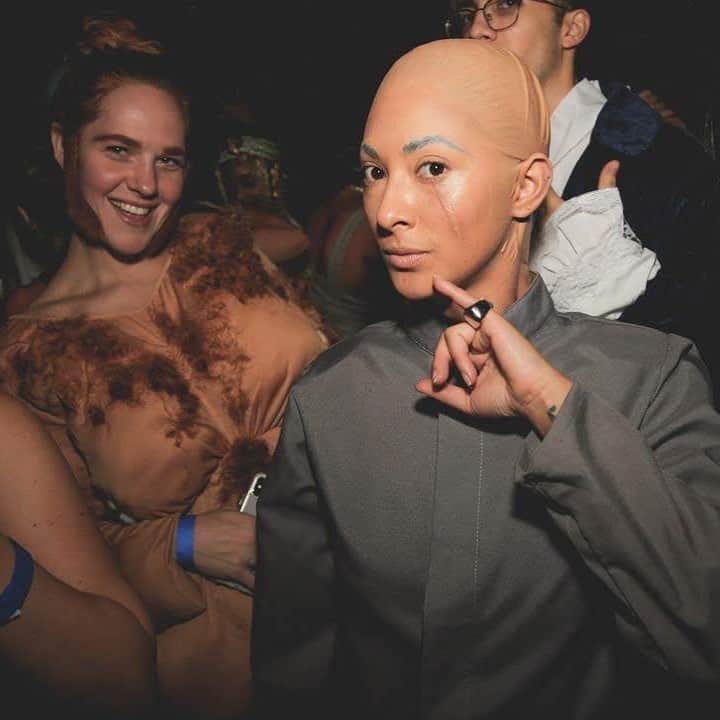 ジョーディン・テイラーのインスタグラム：「I win sexiest costume every year.... it’s just who I am. Sorry. 🤷🏽‍♀️」