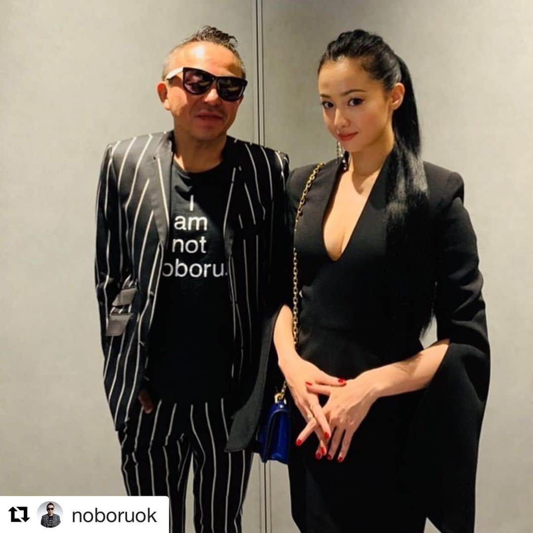 沢尻エリカファンのインスタグラム：「2019.10.14 Instagramより💛 #Repost @noboruok with @get_repost ・・・ スーパー美女 エリカちゃんと❤️ ・ #沢尻エリカ #sawajirierika #erikasawajiri」