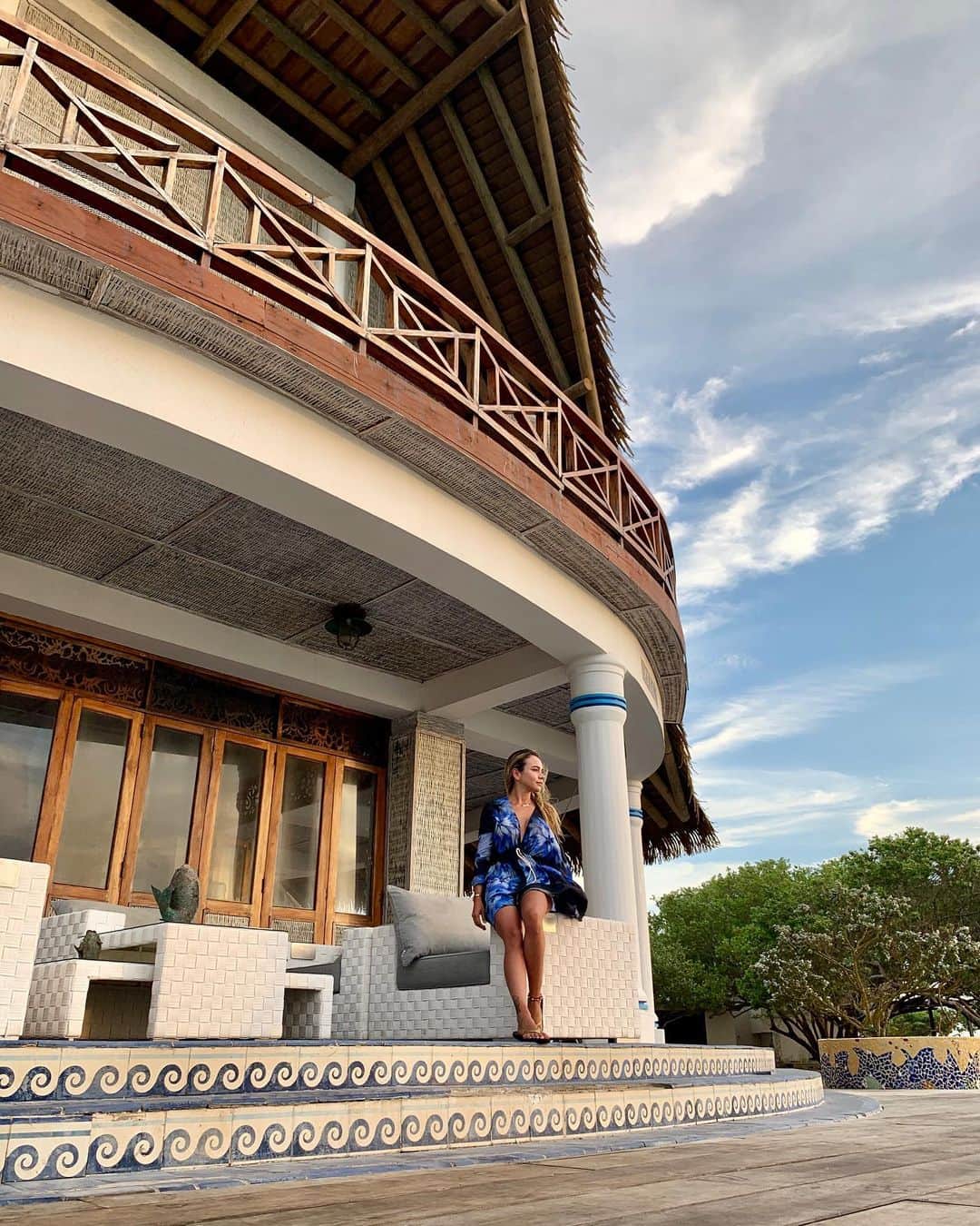 ジェシカ・スターリングのインスタグラム：「Un lugar espectacular, con la mejor compañía 👨‍👩‍👧‍👦❤️✨ #thursday  #family #love #reallove」