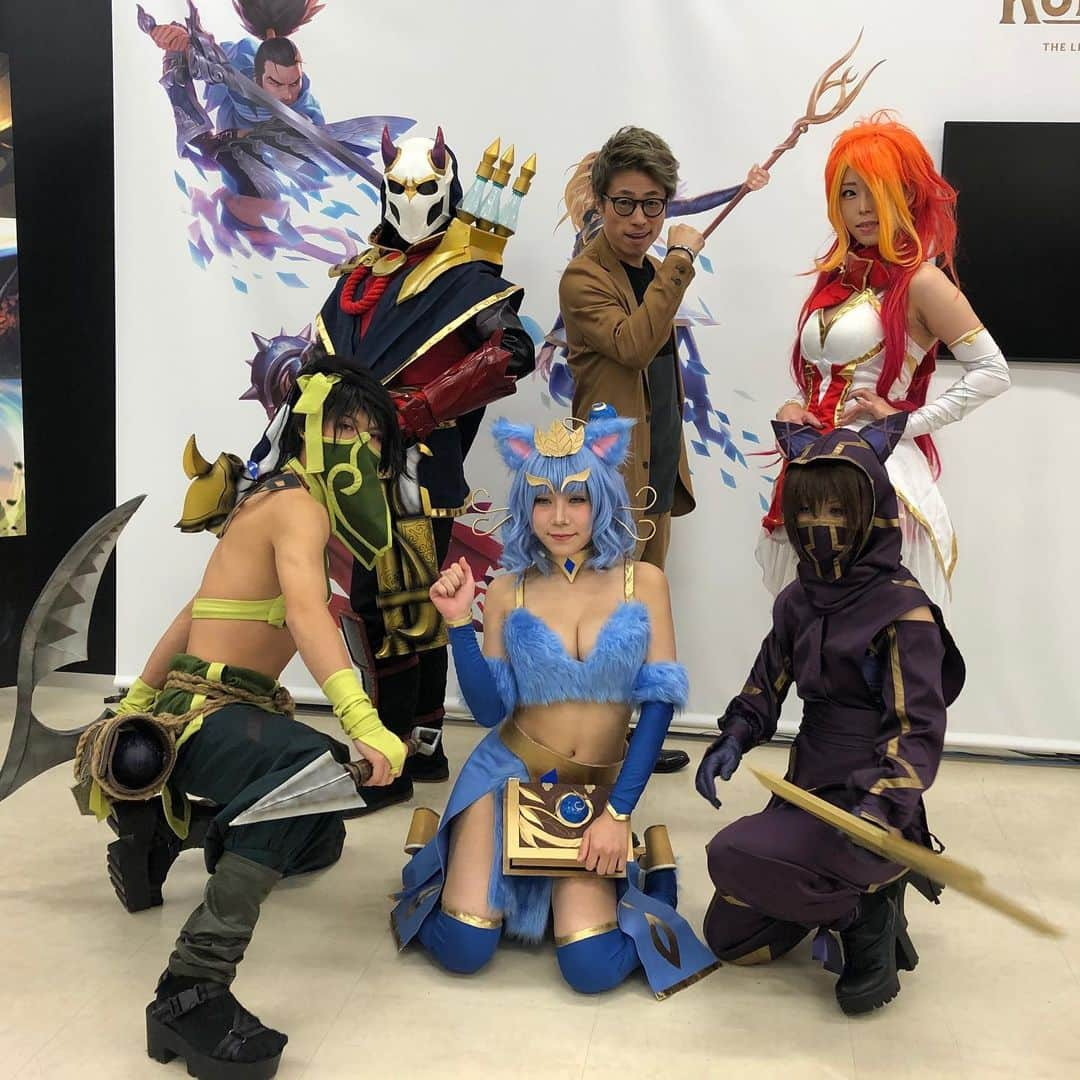 田村淳さんのインスタグラム写真 - (田村淳Instagram)「リーグ・オブ・レジェンド というゲームです通称LOL 噂には聞いてましたが…  カードゲームでもLOLの世界観が味わえるようになるので、僕はカードから始めます。  #lol」10月17日 23時30分 - atsushilb