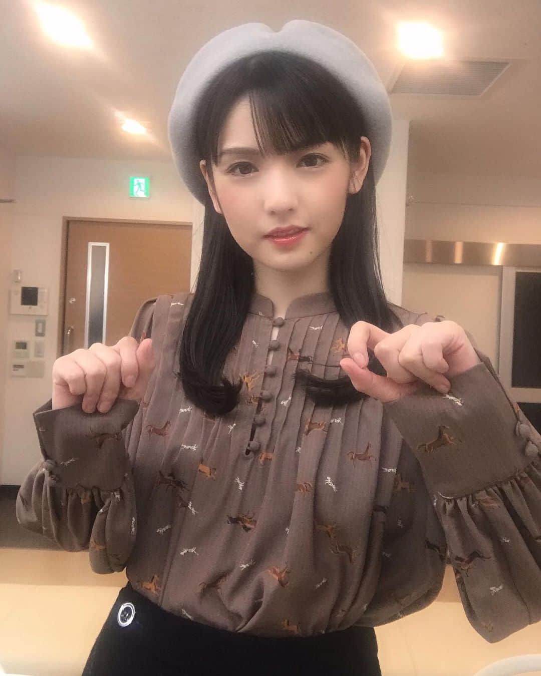 道重さゆみさんのインスタグラム写真 - (道重さゆみInstagram)「今日のさゆみん。 馬柄のお洋服。#lilybrown のだよ 何で馬柄なんですか？？意味はあるんですか？？買う時に店員さんにちょびっとしつこく聞いてしまいました。(反省 可愛くてお気に入り💓💓💓 いっぱいきーよおーっと🐎🐎🐎」10月17日 23時33分 - sayumimichishige0713