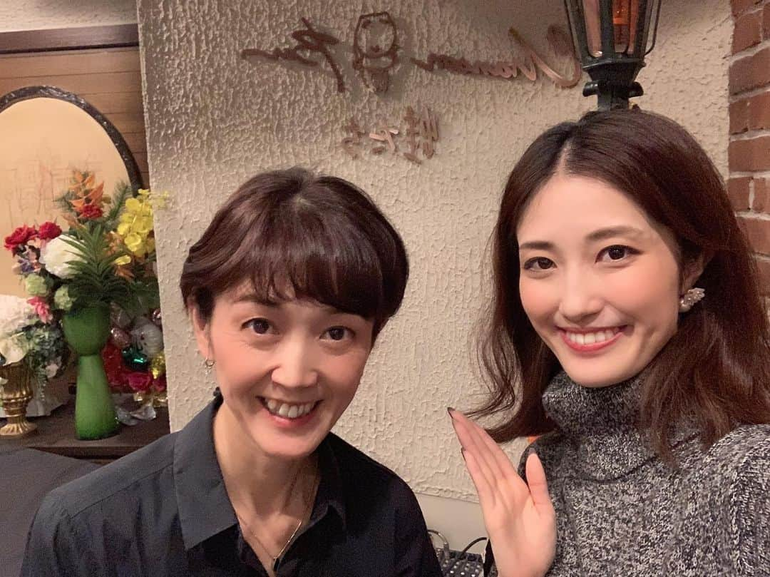 彩花まりさんのインスタグラム写真 - (彩花まりInstagram)「. #彩花まり #スペシャルコンサート 本日も朝からリハーサルでした🎤 ピアニストの #アニエス晶子 さんと☺️ . アニエスさんのピアノは音がキラキラしていて 私の"こんな感じで"を瞬時に音に乗せてくださるので なんだかとっても上手になったような、そんな気がする稽古です。笑 . 百人力のアニエスさんに助けていただきながら 本番２ステージ、しっかりとつとめたいとおもいます！ . おかげさまで昼公演は完売。 夜公演も残りわずかとなりました☺️ まだ悩んで下さっている方はぜひご連絡くださいね！ . 初めましての方、お一人の方、もちろん男性の方も大歓迎です！ （今回↑↑↑の方々多めです。嬉しい☺️） . 普段の私からはあまり想像できない（のではないか）曲や 王道ミュージカル、そして私の大好きなミュージカルといえば、、？ みなさんはきっとお分かりでしょう。 あのミュージカルからメドレー形式でお届けしますよ☺️ 大曲続きなので楽しいけど大変💦 . 昼夜で楽曲やお衣装が一部違うところも含め それぞれの回をお楽しみいただけるように準備しています♡ . まだまだ台風の被害がニュースで取り上げられています。 何もできない自分がもどかしいですが、 こんな時だからこそ、エンターテイメントで 皆様の心が少しでも明るくなっていただけたら... それを目標に全力で頑張ります！ . . #蛙たち #銀座 #コリドー街 #お待ちしています #宝塚 #ミュージカル #ディズニー #シャンソン #ジャズ #jpop #大好きな曲ばかりご用意しています」10月17日 23時46分 - _mari_ayaka