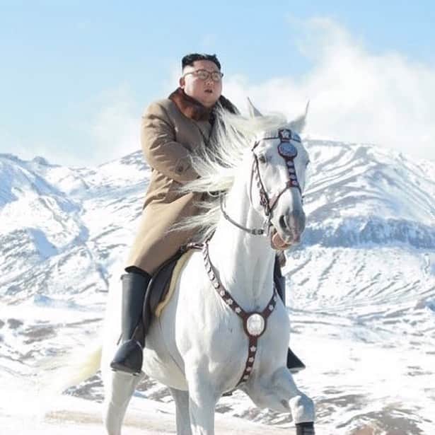 シャーロット・ケンプ・ミュールさんのインスタグラム写真 - (シャーロット・ケンプ・ミュールInstagram)「Kim Jong-Un riding a white horse is too majestic not to post... It’s just a shame that Dennis Rodman isn’t shirtless behind him. The next Chanel fragrance campaign, perhaps?」10月17日 23時50分 - charlottekempmuhl
