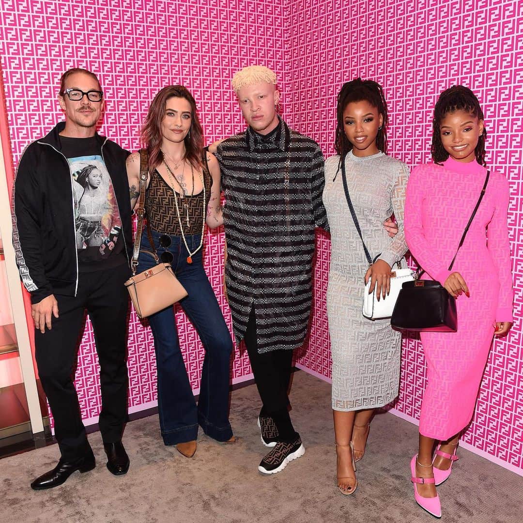 Fendiさんのインスタグラム写真 - (FendiInstagram)「@diplo, @parisjackson, @shaundross and @chloexhalle wearing #FendiPrintsOn collection. Available at Fendi.com and in selected boutiques worldwide. #FFSeries #NickiMinaj」10月18日 0時03分 - fendi