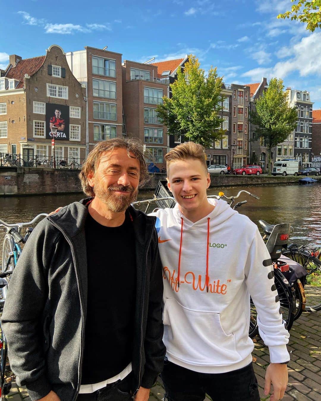 パヴェル・イグナテンコのインスタグラム：「С легендарным дядей Бенни 😀 Когда-то его музыка сильно повлияла на мою жизнь #ADE2019 #ADE #amsterdamdanceevent」