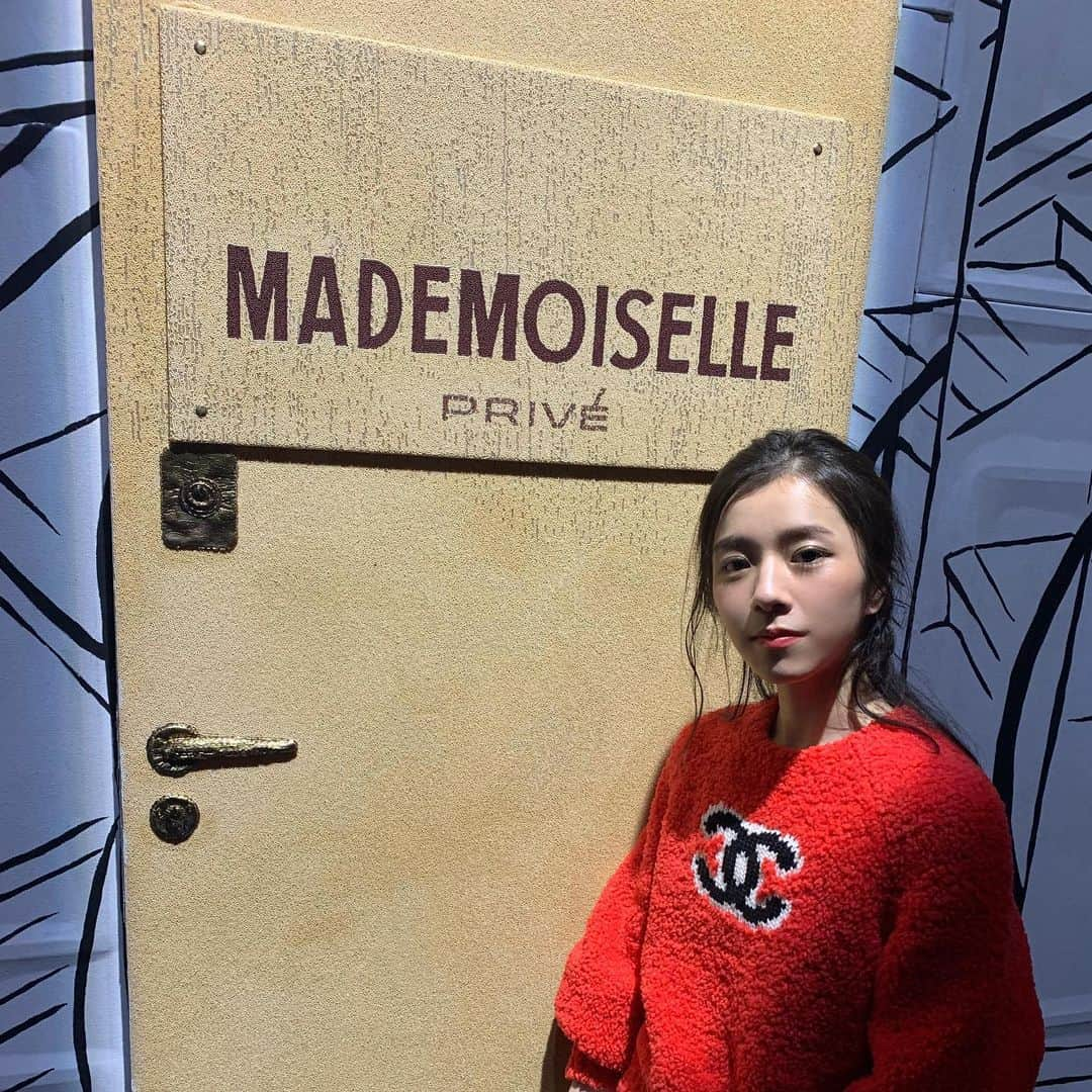 miletさんのインスタグラム写真 - (miletInstagram)「[Instagram更新]今日はCHANELのMADEMOISELLE PRIVÉ TOKYOに行ってきました。もっとゆっくり見て周りたいくらい盛りだくさんで楽しかったです。前から曲を聴いててくれた中条あやみちゃんと、ドラマぶりの宮沢氷魚さんにもお会いできました。うれしい！ありがとうございます。#CHANEL #MademoisellePrive #シャネルマドモアゼルプリヴェ #中条あやみ #宮沢氷魚」10月18日 1時02分 - milet_music