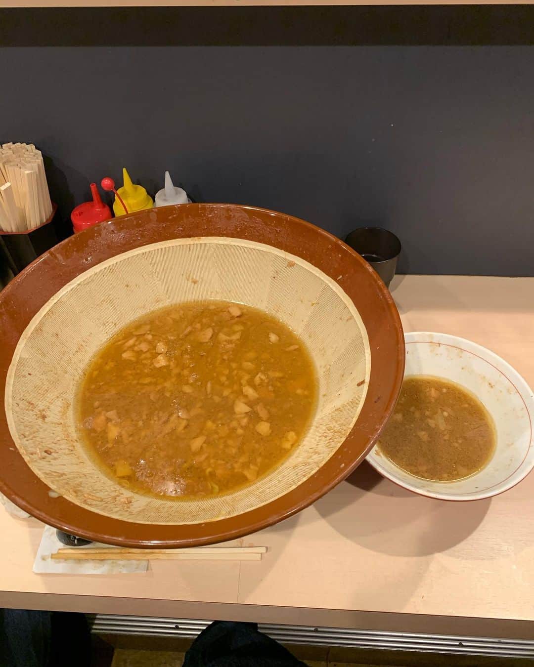 かこさんのインスタグラム写真 - (かこInstagram)「大好きな鷹の目さん！ラーメン！愛情の豚さん別皿😭✨いつも優しくしてくださって感謝😭そして美味しすぎて本当に体に染み渡る、、、 #鷹の目 #ラーメン」10月18日 2時12分 - harapeko__kako