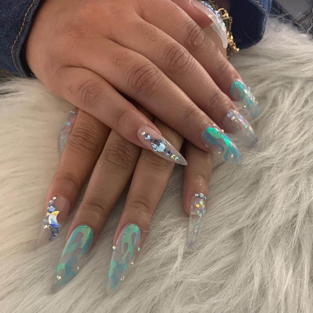 Draya Micheleさんのインスタグラム写真 - (Draya MicheleInstagram)「Fire + Ice ... nails done at @thebrandnails call to book your appts.  Back open on SUNDAYS.」10月18日 3時09分 - drayamichele