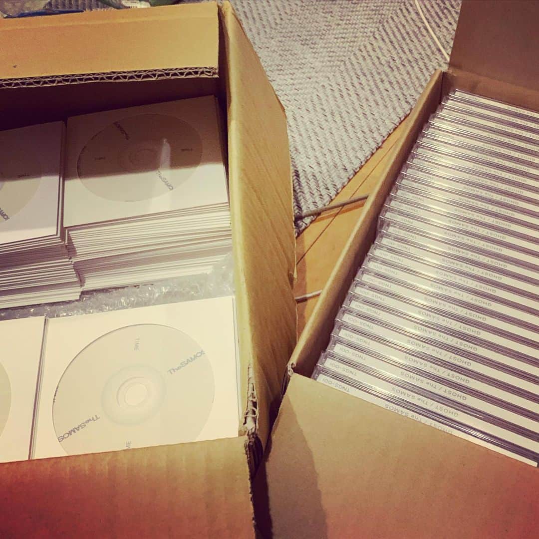 SHIGEOのインスタグラム：「The SAMOS "GHOST"出荷作業してます！もう少し待っててね(^^)」