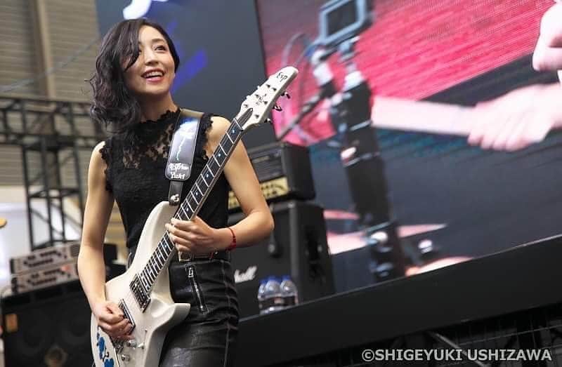 のインスタグラム：「memory in China🤩  #D_Drive #yuki #marshall #esp #guitar #rock #MusicChina2019 #shanghai #ギター #上海」