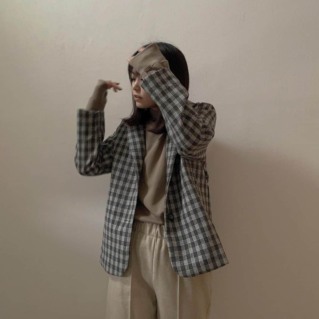 前田亜美のインスタグラム：「. . 私服。ギンガムチェックジャケット。. . . 可愛い¨̮. . @7things.official」