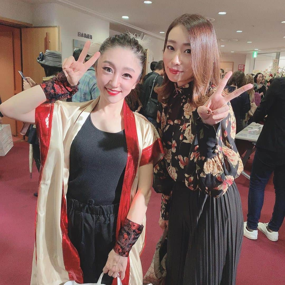 柑谷あゆみさんのインスタグラム写真 - (柑谷あゆみInstagram)「東京公演🌸仲良しの大好き過ぎるお友達💓ありがとうー😍💕 #椿欣也25周年記念公演  #日本橋公会堂#舞台#時代劇#商業演劇#着物#日本舞踊#ダンス」10月18日 14時15分 - kantani_ayumi