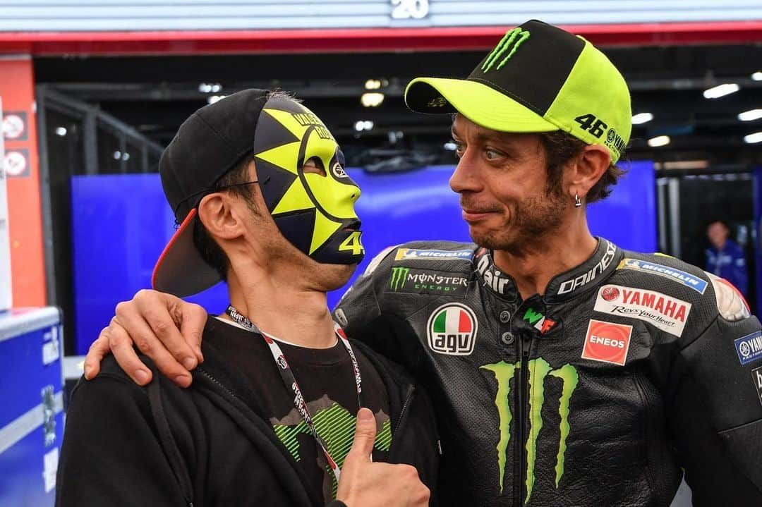 MotoGPさんのインスタグラム写真 - (MotoGPInstagram)「Caption this 👆😳 🤣 // #JapaneseGP 🇯🇵 #VR46 #MotoGP #Motorcycle #Racing #Motorsport」10月18日 14時15分 - motogp