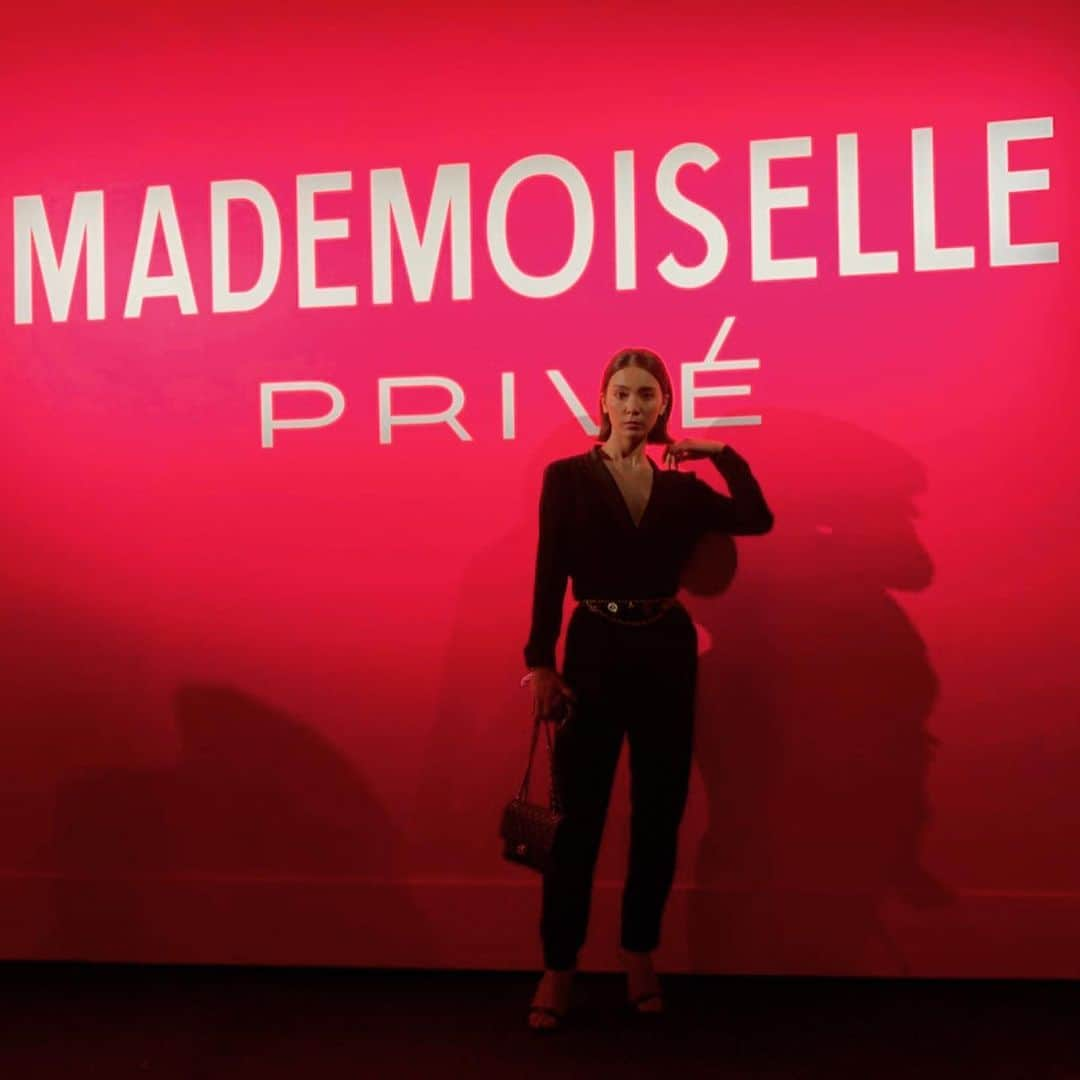 秋元才加さんのインスタグラム写真 - (秋元才加Instagram)「「CHANEL マドモアゼル・プリヴェ展-ガブリエル・シャネルの世界へ〜」オープニングパーティーに参加しました。  実は…ずっとCHANELのガブリエルの香水を愛用していて、御招き頂き嬉しかったです😊 たまには、おしゃれしてこういったパーティーもいいですね☺️ 展示は今月19日からみたいです💜💜💜 観に行くつもり！ #mademoiselleprive  #シャネルマドモアゼルプリヴェ」10月18日 14時21分 - areasayaka