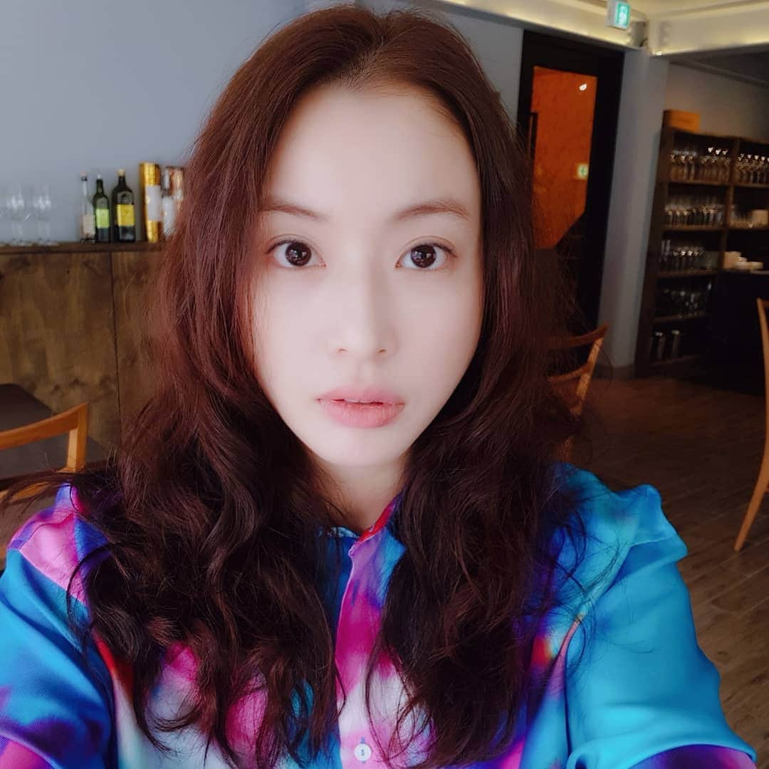 チョン・ダへのインスタグラム：「학부모 참관수업 끝나고 갔던 토파. 너무 맛있어서 행복했고 편한사람들과 함께해서 즐거웠던 점심시간. 아이들이 커도 이렇게 쭈욱 편안한 언니들로 있어주세요🙏」