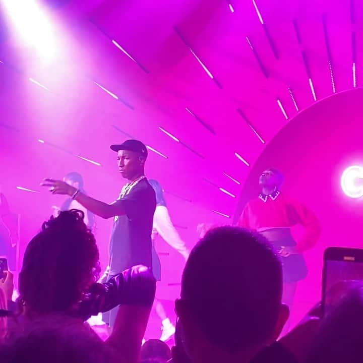 稲木ジョージのインスタグラム：「Last night was EPIC!!!! @pharrell performed EVERY SINGLE of my teenage songs 🥺🥺 #MademoisellePrive #シャネルマドモアゼルプリヴェ」