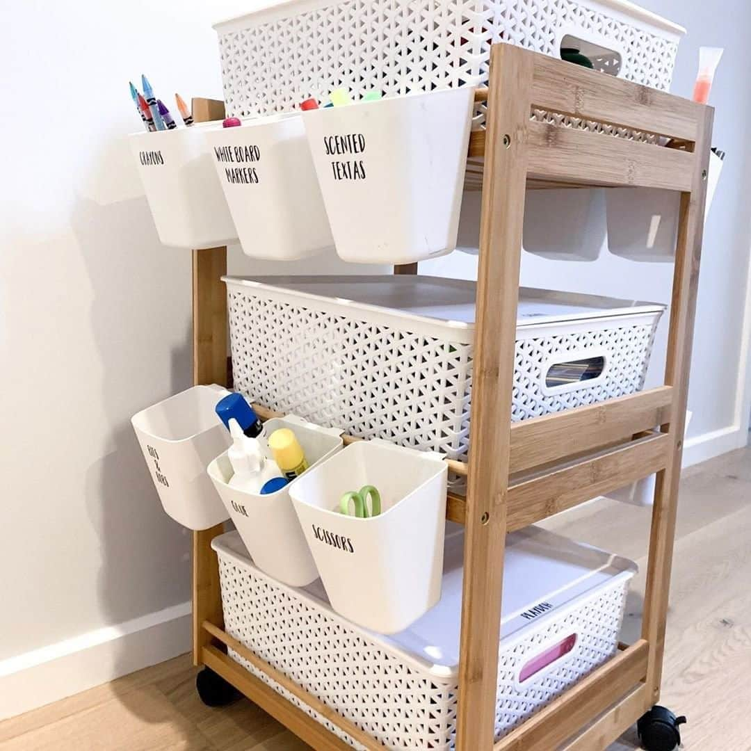 近藤麻理恵さんのインスタグラム写真 - (近藤麻理恵Instagram)「Tidy hack alert 🚨 Designate a single storage space for hobby-related komono. Craft cart by @littlestronghome.」10月18日 7時06分 - mariekondo