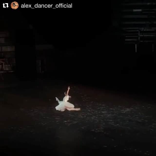 のインスタグラム：「Throwback to this summer in the city of Romeo and Juliet VERONA on Roberto Bolle and friends tour 🌎 Here is me and @_angelogreco_ dancing Coppelia in the most amazing venue @arenadiverona in front of 14,000 sold out house!  ロミオとジュリエットの地ヴェローナにてロベルトボッレアンドフレンズの夏のイタリアツアーより。アレーナは14,000席完売の舞台でした。#ballet #ballerina #ballerinalife #happy #happiness #dance #art #幸せ #バレエ #バレリーナ #rehearsal #travellife #work #客演 #giglife #wroldtraveler #travellife #fly #guesting #italy #robertobolleandfriends2019 #verona #tbt」