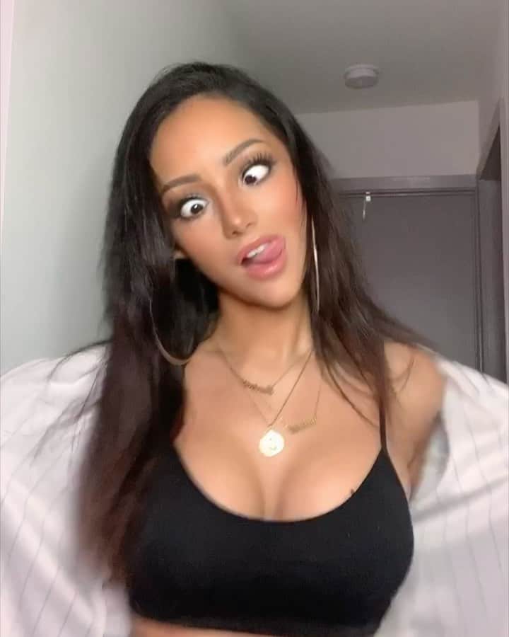 メラニー・イグレシアスのインスタグラム：「Let’s fucking go @yankees」