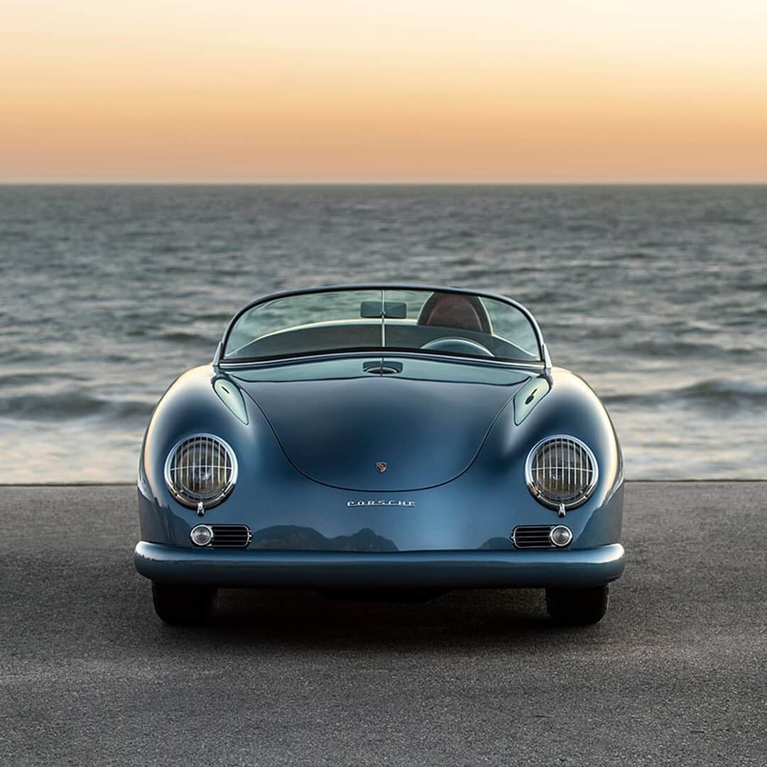 HYPEBEASTさんのインスタグラム写真 - (HYPEBEASTInstagram)「#hypeAF: Emory Motorsports has unveiled its latest project, the 1959 1/2 "Transitional" Speedster. The professional Porsche restorer salved a classic 356 Coupe that had lost its roof in an accident and proposed it as the perfect base for a 356 Speedster that would end up being a one-of-a-kind Outlaw model. As per all Emory creations, the restomod was refreshed with a new four-cylinder 2.4L engine delivering 205 BHP mated to a four-speed transmission.⁠⠀ Photo: Emory Motorsports」10月18日 7時33分 - hypebeast