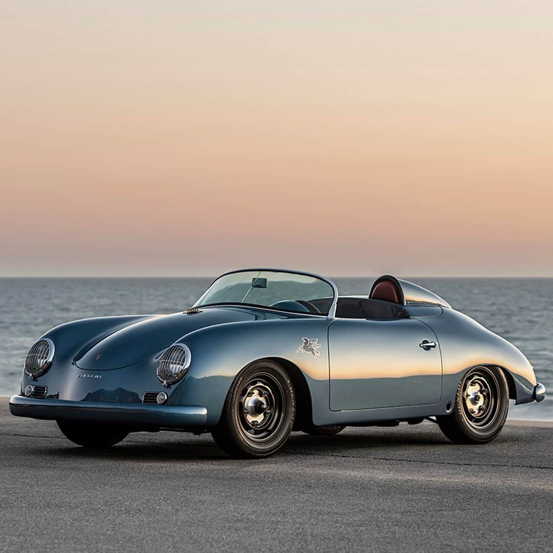 HYPEBEASTさんのインスタグラム写真 - (HYPEBEASTInstagram)「#hypeAF: Emory Motorsports has unveiled its latest project, the 1959 1/2 "Transitional" Speedster. The professional Porsche restorer salved a classic 356 Coupe that had lost its roof in an accident and proposed it as the perfect base for a 356 Speedster that would end up being a one-of-a-kind Outlaw model. As per all Emory creations, the restomod was refreshed with a new four-cylinder 2.4L engine delivering 205 BHP mated to a four-speed transmission.⁠⠀ Photo: Emory Motorsports」10月18日 7時33分 - hypebeast