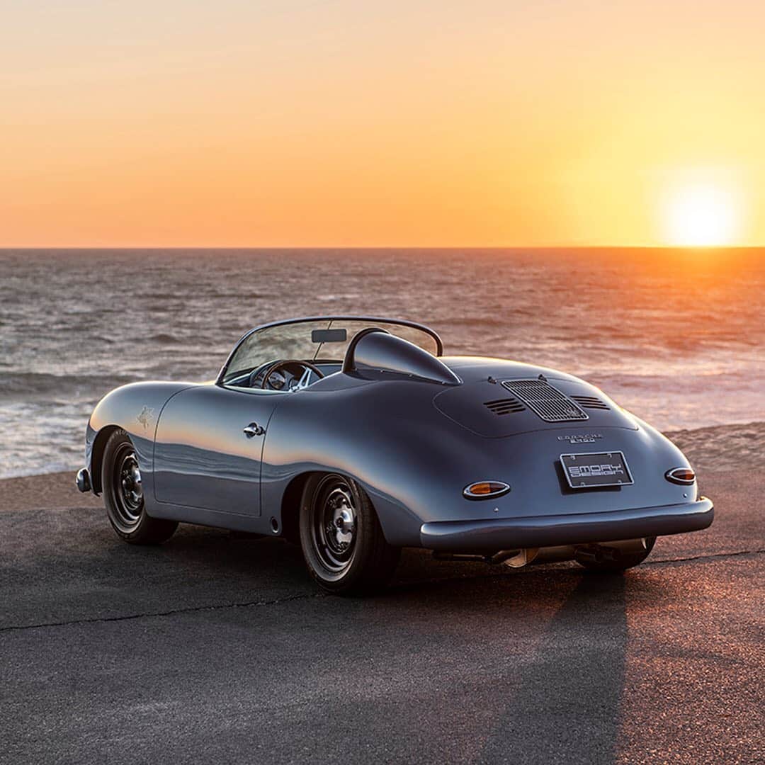 HYPEBEASTさんのインスタグラム写真 - (HYPEBEASTInstagram)「#hypeAF: Emory Motorsports has unveiled its latest project, the 1959 1/2 "Transitional" Speedster. The professional Porsche restorer salved a classic 356 Coupe that had lost its roof in an accident and proposed it as the perfect base for a 356 Speedster that would end up being a one-of-a-kind Outlaw model. As per all Emory creations, the restomod was refreshed with a new four-cylinder 2.4L engine delivering 205 BHP mated to a four-speed transmission.⁠⠀ Photo: Emory Motorsports」10月18日 7時33分 - hypebeast
