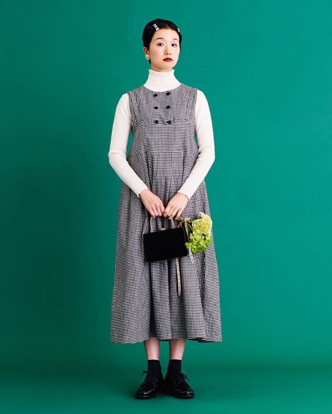 chambre de charmeさんのインスタグラム写真 - (chambre de charmeInstagram)「. 【 chambre de charme 2019 winter collection 】 ㅤ  knit pullover ¥5,500+tax / aimer le mieux vest ¥12,800+tax / Malle skirt ¥15,800+tax / Malle bag ¥7,000+tax / SANKI ㅤ  Photo: Ryoko Ono(@musshkamayaturyoko) Hair&Make: Aya Murakami(@ayamurakami__) Styling: Kaho Yamaguchi(@kaho__yamaguchi) Model: Tara(@tarafuku333 ) . #2019wintercollection  #chambredecharme #mallechambredecharme  #matquotidien#eipe#malle#mat」10月18日 8時15分 - malle_cdc_official