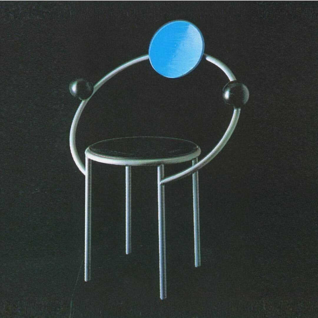 ジュリー・ロッシュのインスタグラム：「Dream chair for a dinning room. Iconic "First Chairs" designed by Michelle de Lucchi for Memphis Milano 1983. Btw they sell it on 1stdibs.com  #memphis #michelledelucchi #moderndesign #modernfurniture #interiordesign #design #chair #minimalism #minimaldesign #chairdesign #minimalist  #designinspo #designinspiration #modern #postmodernism #furnituredesign #80s #80 #1980s #80sdesign」