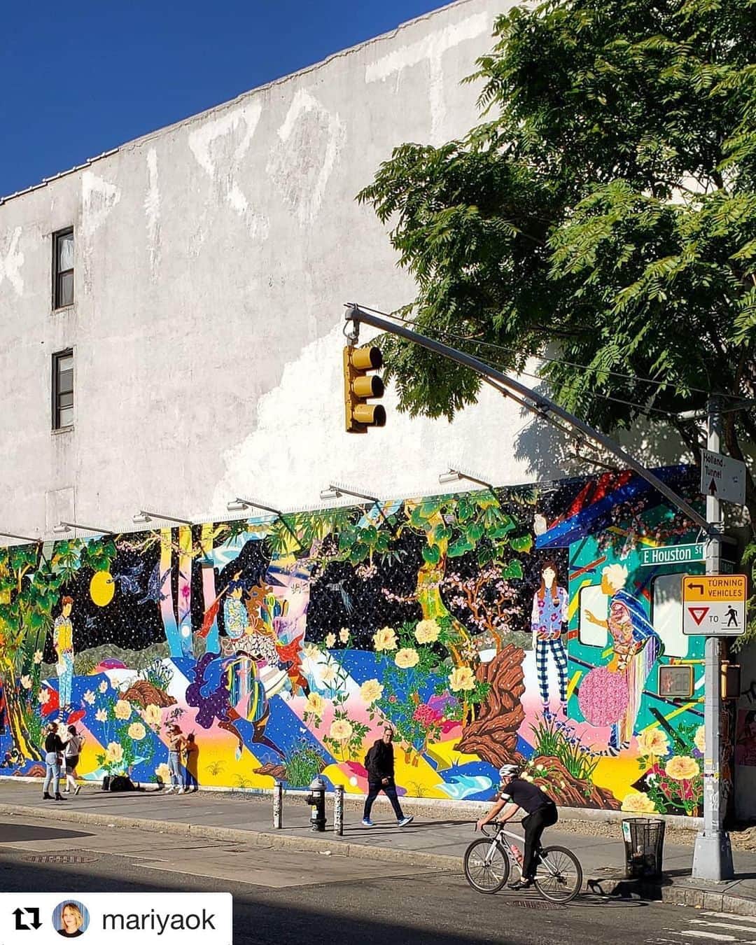 松山智一のインスタグラム：「#Repost @mariyaok ・・・ Bowery Wall 🎨@tomokazumatsuyama」