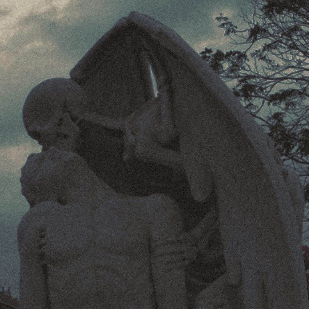 chiiiiiのインスタグラム：「🦇⛓Dedicate everything🦋🕸」