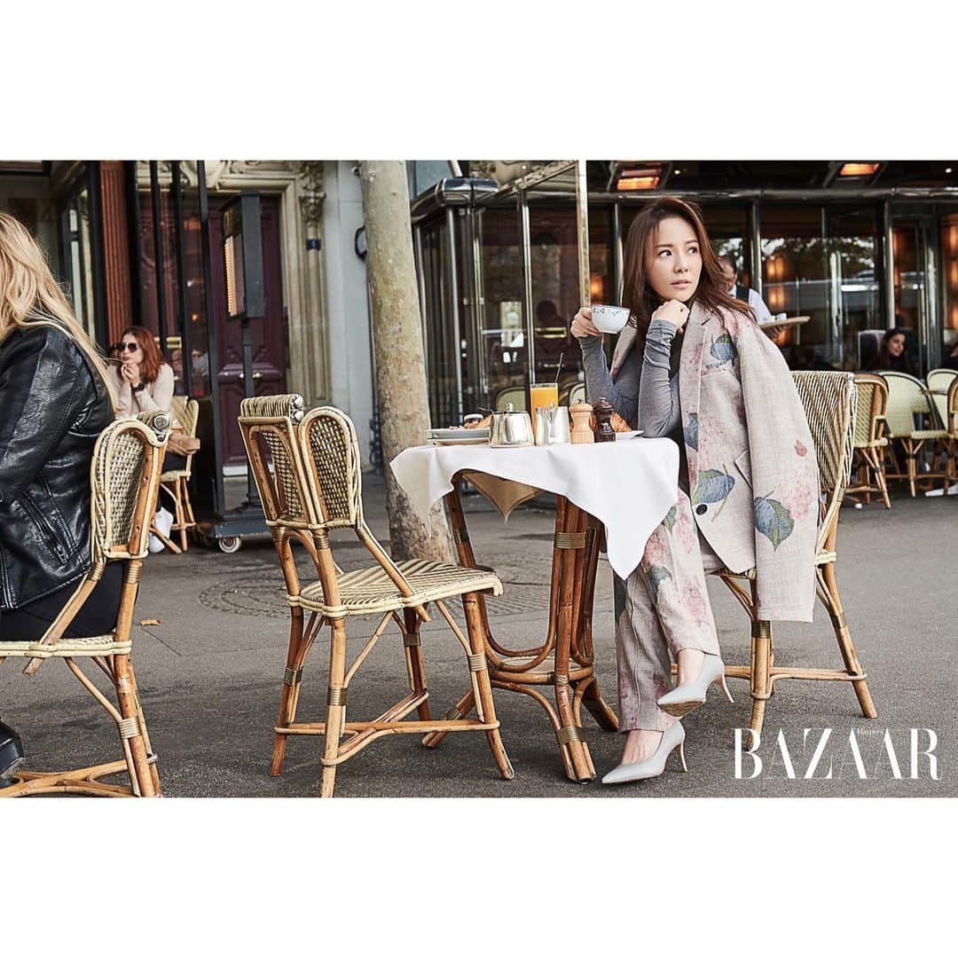 ソン・テヨンさんのインスタグラム写真 - (ソン・テヨンInstagram)「: #bazaar  #11월호#바자 #캐롤프랑크 #캐롤프랑크일뤼미낭롤링쿠션  #paris#skincare #촉촉가득#수분짱짱#하퍼스바자패션위크리포트」10月18日 9時44分 - sontaeyoung_official