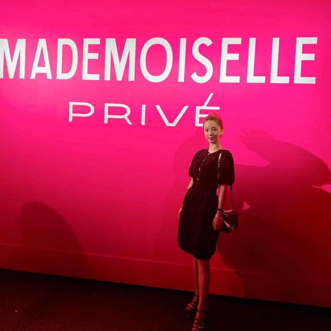 麻亜里さんのインスタグラム写真 - (麻亜里Instagram)「昨夜はmademoisellepriveに行ってきました🥂 CHANELの世界観はやはり素敵です…  オールバックのおしゃれ玉ねぎヘアはまた別で載せます🥰  ファレルのライブも大盛り上がりでした✨  @chanelofficial  @pharrell . #mademoiselleprive #chanel #マドモアゼルプリヴェ東京  #mademoiselleprivetokyo  #pharrell」10月18日 9時56分 - maari.0108