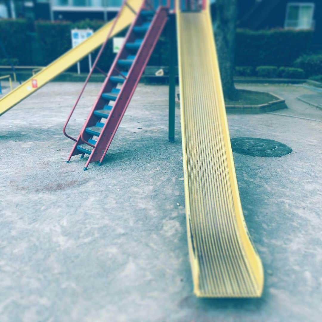 中野敬久さんのインスタグラム写真 - (中野敬久Instagram)「#あの公園 #ではない #だって#ふたつ　#its #not #thatpark #slider」10月18日 10時04分 - hirohisanakano