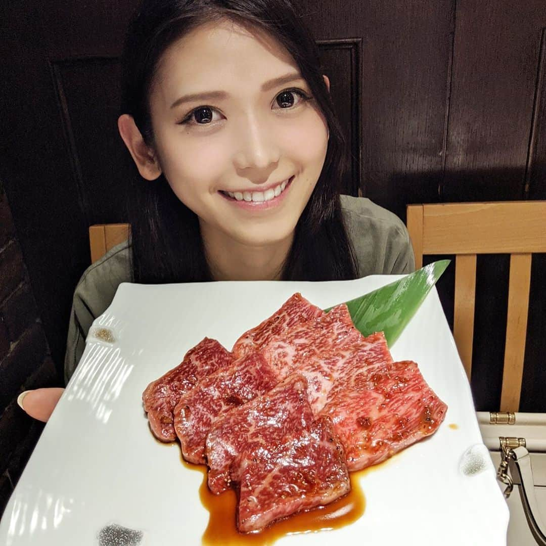 大見さなえさんのインスタグラム写真 - (大見さなえInstagram)「上カルビ&上ロース😋🍖 麻布十番『#焼肉大関 』 赤坂の隠れ家焼肉 大関の系列店✨  厚切り上タンは分厚いさがありながらサクッと噛み切れる柔らかさ☺️🌸 そして最近ハマってるケイジャンは 甘みもしっかりある旨辛タイプ🦀  麻布十番駅A4出口から徒歩20秒だから 気軽に行きやすい(*^^*) ・ #麻布十番グルメ #焼肉 #yakiniku #焼き肉 #めぐログ_麻布十番 #pixelで撮影 #お肉 #肉 #meat #大関 #麻布十番」10月18日 11時32分 - tabe_megumi