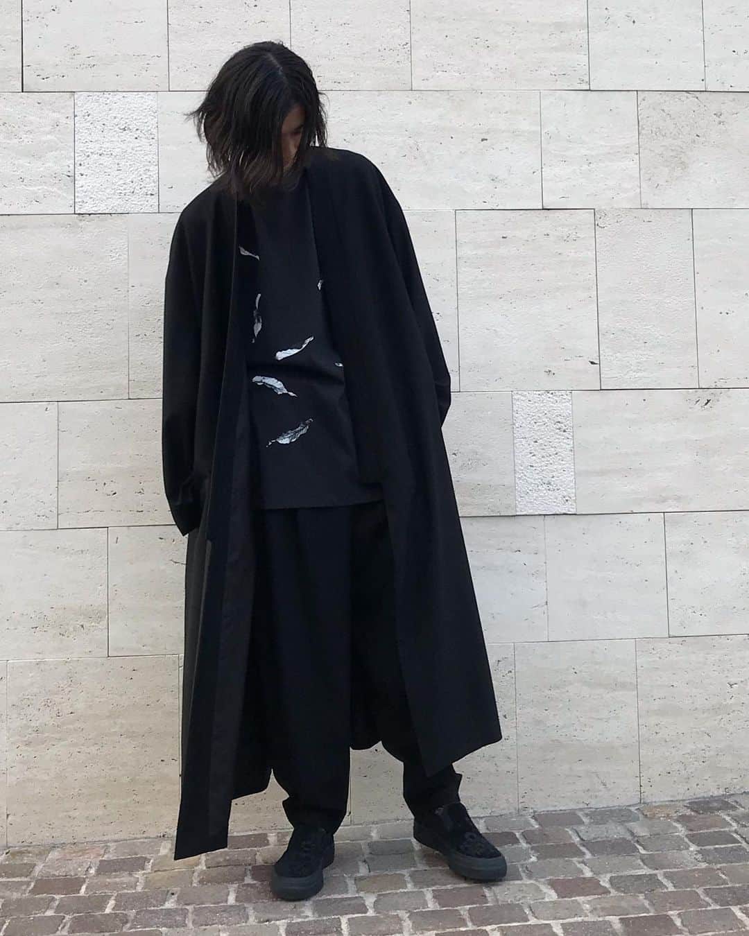 ラッド ミュージシャンさんのインスタグラム写真 - (ラッド ミュージシャンInstagram)「KIMONO JACKET ・ ・ ・ ・ ・ ・ ・ ・ ・ ・ ・ ・ ・ ・ ・ #ladmusician #kimono #kimonostyle #kimonodress #kimonofashion #black #monotone #mode #tokyofashion #modefashion #minimalism #minimalist #minimal」10月18日 11時53分 - ladmusician