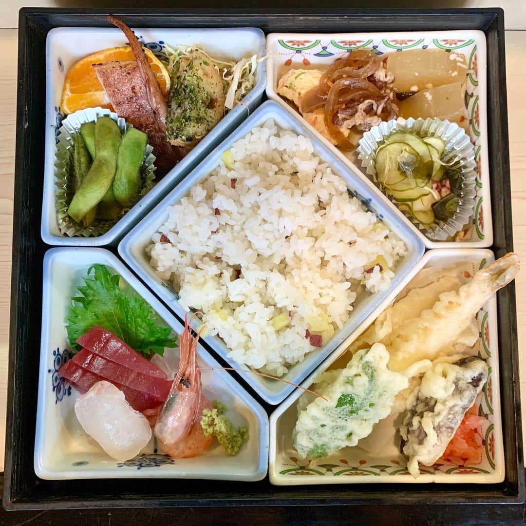 白鳥雪之丞さんのインスタグラム写真 - (白鳥雪之丞Instagram)「名古屋2日目ランチ(^^)🍱 #松花堂弁当 #和風の店志知 #栄 #名古屋」10月18日 11時53分 - yukinojoeshiratori