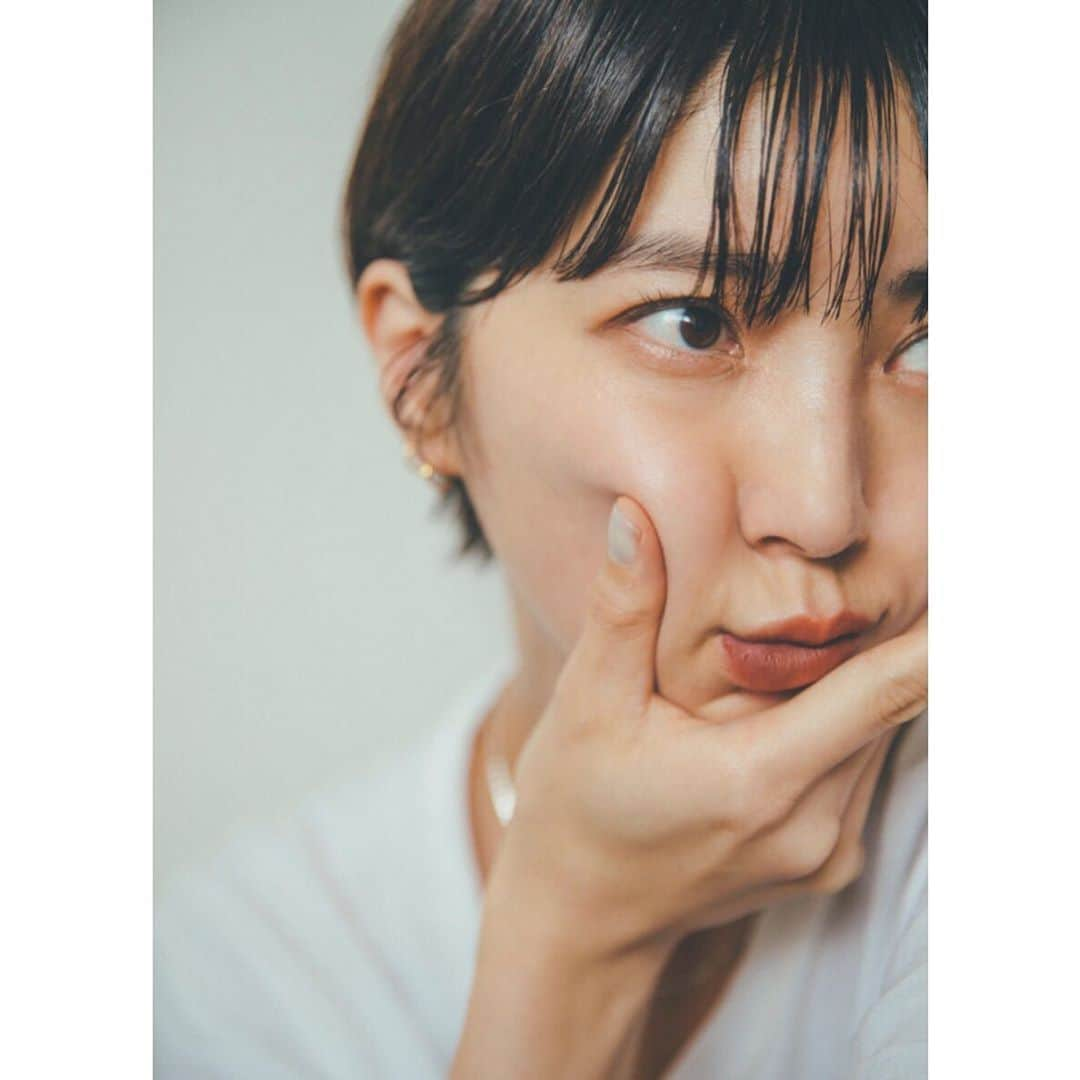 吉田怜香さんのインスタグラム写真 - (吉田怜香Instagram)「展示会も終わりほっとひと息、 いよいよ 10.18「32」発売日です🍋 . 昨日からすこしずつ 届いたー！っていう ストーリーやコメントもらってて ドキドキと嬉しさと。 楽しんでもらえる1冊になってるといいなぁ＞＜ . #よしだ本  ハッシュタグつけてもらえたら わたしもイイねしにいけるので、是非🙇‍♀️♡♡♡ . #32 #吉田怜香」10月18日 12時13分 - reikayoshida_