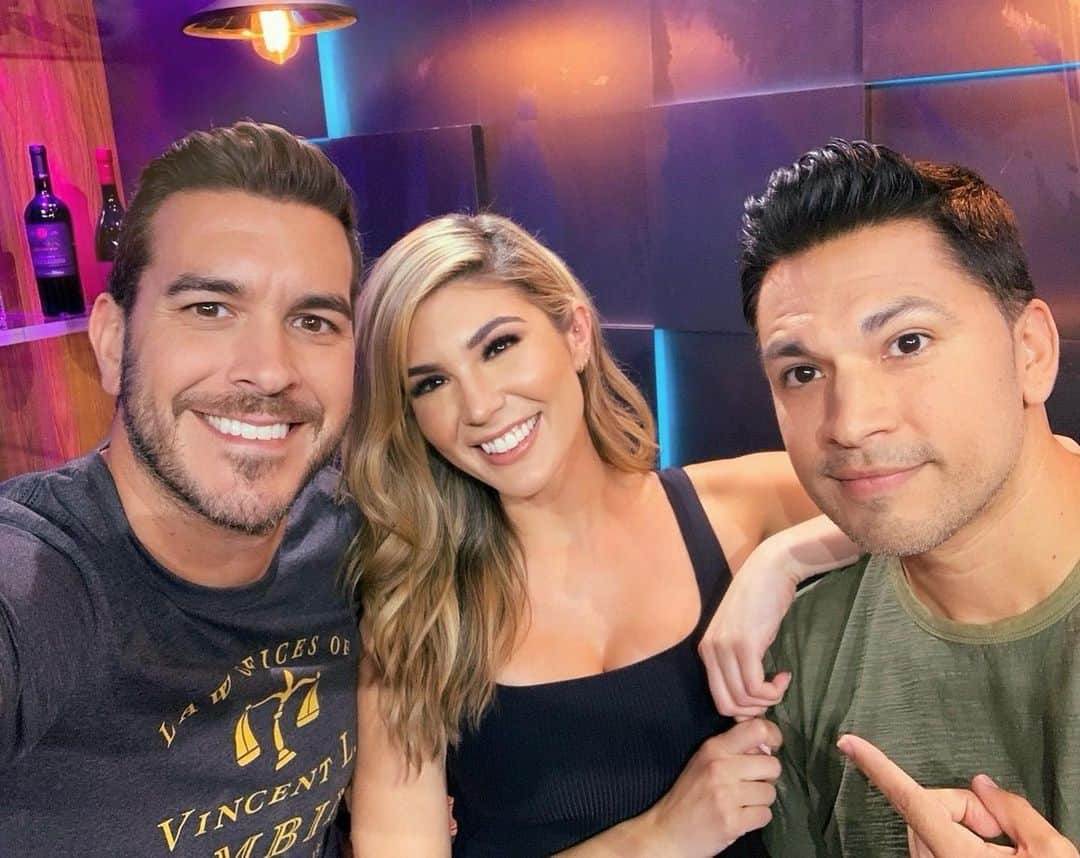 キャシー・ケリーのインスタグラム：「love when my friends get their own TV show!!! and love even more when they invite me on 😜🤗 congrats @covinoandrich... @noworneverespn was a blast and a half!」