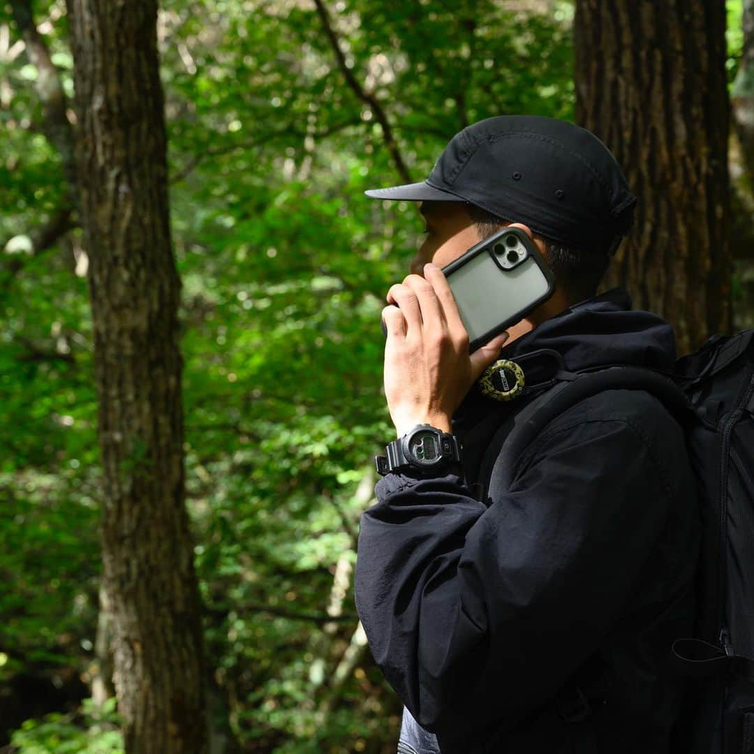 ROOT CO. Designed in HAKONE.さんのインスタグラム写真 - (ROOT CO. Designed in HAKONE.Instagram)「. Shock Resist Case +Hold. & MAG REEL 360. ・ #root_co #rootco #shockresistcaseplushold #iphonecase #milspec #magreel360 #carabiner #outdoor #outdoors #outdoorgear #outdoorlife #trek #trekking #trekkinggear #trekkinglife #lifestyle #outdoorstyle #trekkingstyle #iphoneケース #ミルスペック #カラビナ #アウトドア #アウトドアギア #アウトドアライフ #トレッキング #トレッキングギア #トレッキングライフ #ライフスタイル #アウトドアスタイル #トレッキングスタイル」10月18日 12時19分 - root_co_official