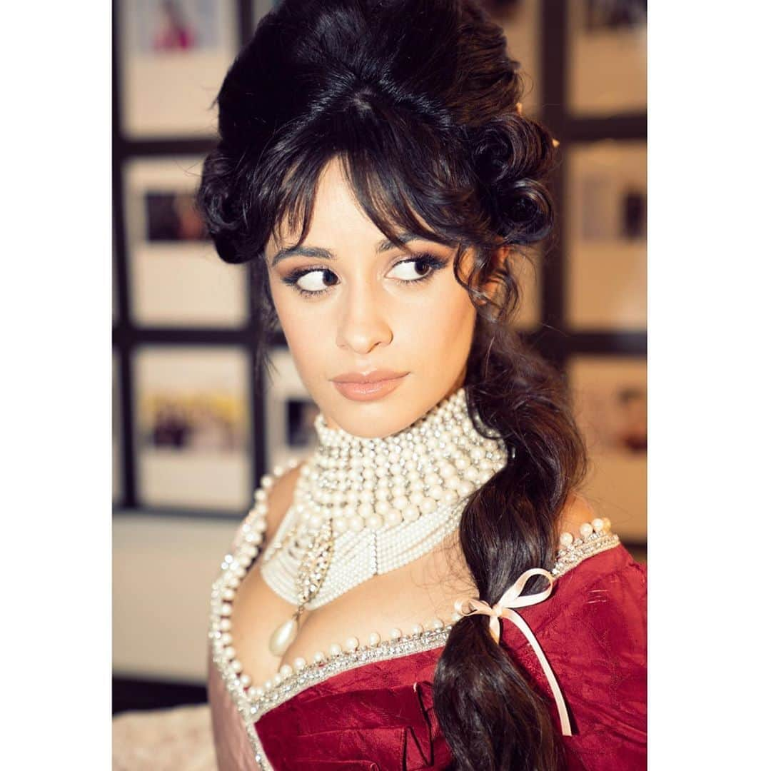 カミラ・カベロさんのインスタグラム写真 - (カミラ・カベロInstagram)「SNL Highlights 🥀 Saturday night at @nbcsnl #CamilaOnSNL 🎥: @rahulb91」10月18日 12時32分 - camila_cabello