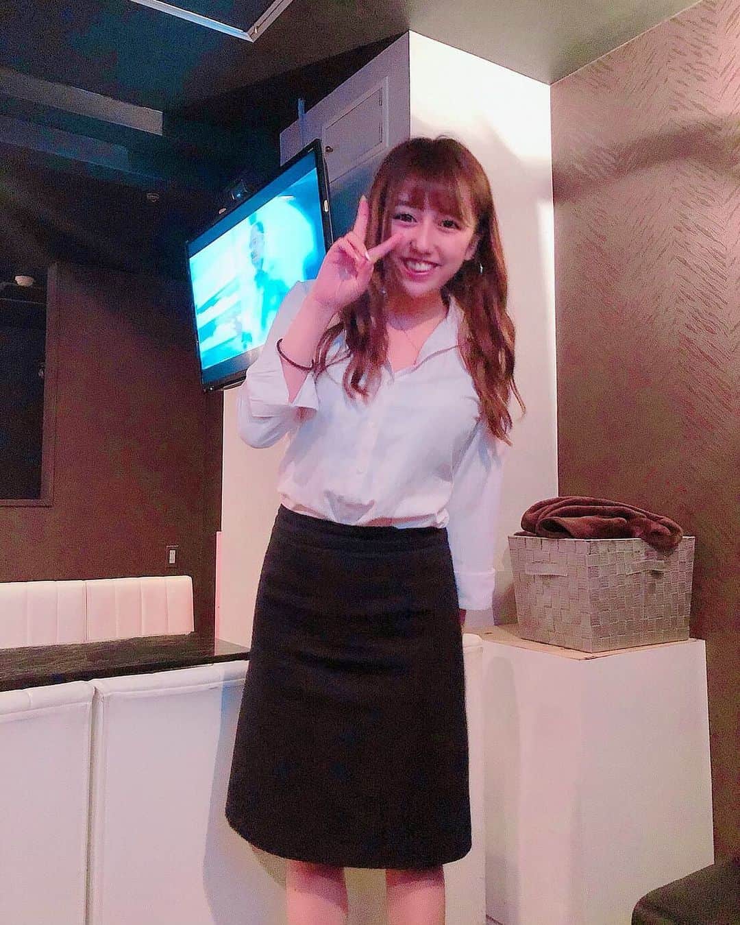 のインスタグラム：「大阪に行ってしまわれた里美まゆちゃん( ˃̣̣̥ω˂̣̣̥ )2ヵ月ぶりに会ったの✨なんか凄く痩せて更に可愛くなってて緊張した❤ また会いにいく！ #大阪旅行」