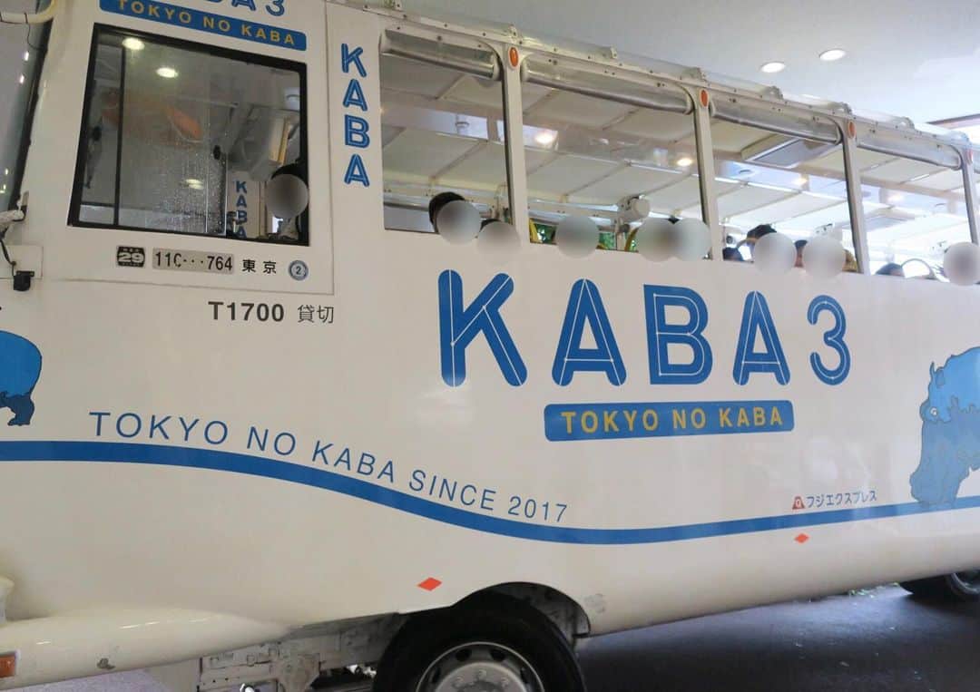 歩りえこさんのインスタグラム写真 - (歩りえこInstagram)「こちらがKABAの車体です⛴  想像以上に大きくてびっくり！  #あゆみちゃんねる﻿ #歩りえこ﻿ #KABA﻿ #水陸両用バス﻿ #お台場﻿ #youtuber」10月19日 0時49分 - riekoayumi