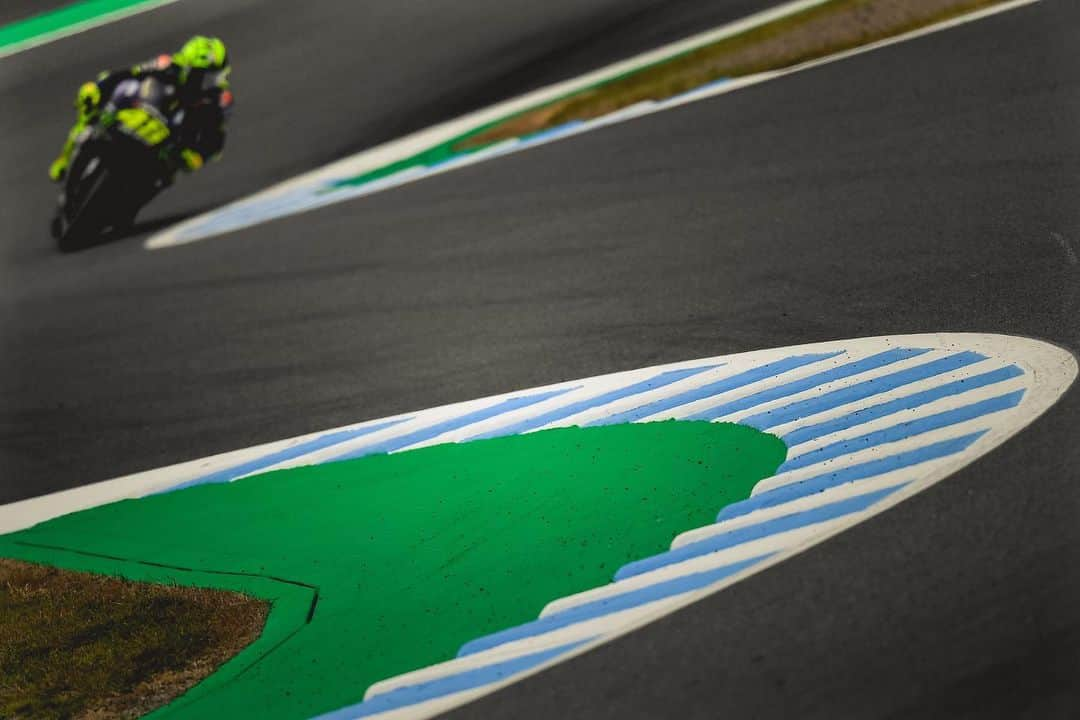 バレンティーノ・ロッシさんのインスタグラム写真 - (バレンティーノ・ロッシInstagram)「Twin Ring Motegi Circuit,Japan Friday,free practice 📸 @falex79 @gigisoldano @mighelon @jesusrobledo Tino Martino」10月19日 0時49分 - valeyellow46