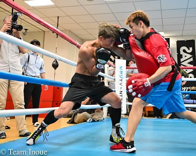 井上尚弥さんのインスタグラム写真 - (井上尚弥Instagram)「10月18日公開練習🥊 11.7に最高のコンディションでリングに上がる準備はもう出来てるよ🔥 写真提供　@finito22  #井上尚弥 #wbss #決勝」10月18日 23時43分 - naoyainoue_410