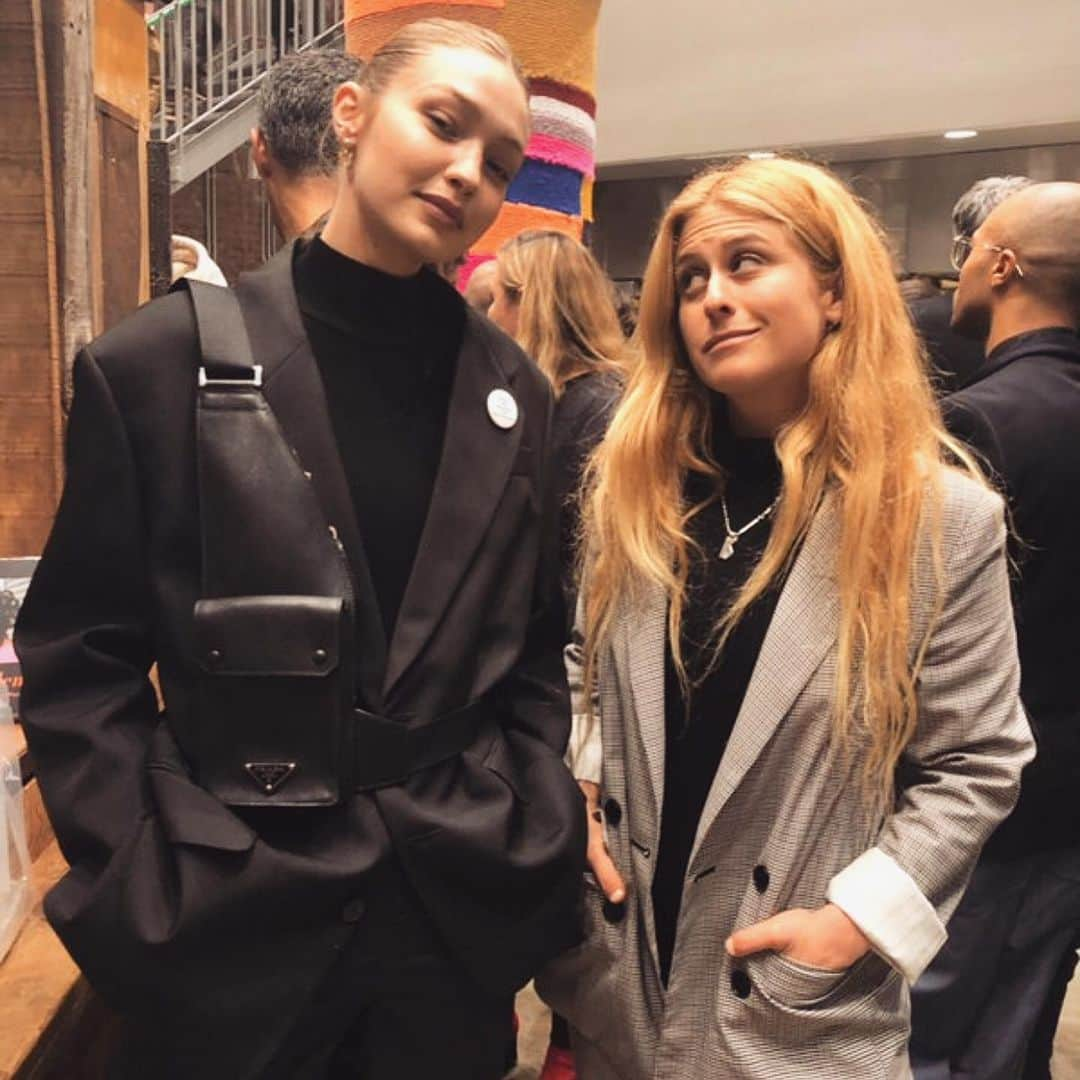 ジジ・ハディッドさんのインスタグラム写真 - (ジジ・ハディッドInstagram)「From UNICEF field visits to your first PFW show as a designer, you are a constant source of inspiration, creativity, and joy to so many. I am lucky to have a friend like you and proud to watch your star rise @austyn !!!!!!! The Vincent to my Julian ! Wishing you the greatest year 🌞 HAPPY BIRTHDAY STYNNIE love you long time」10月19日 0時17分 - gigihadid