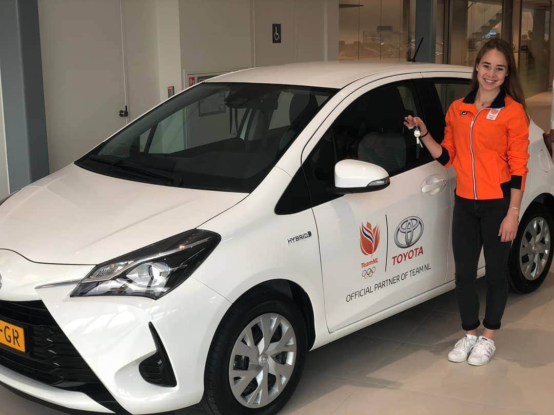 エイトォーラ・トールズドッティルのインスタグラム：「Got my new car today🧡👌🏼」