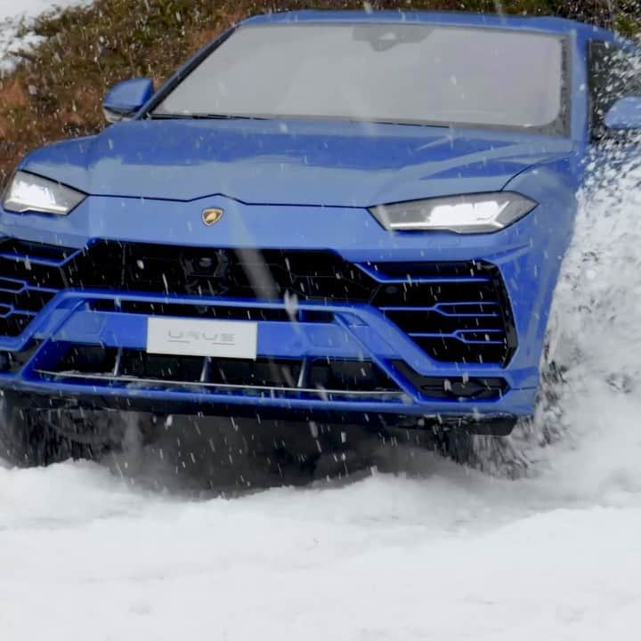 ランボルギーニのインスタグラム：「Missed our new Fall Winter collection 19/20?  Well, here’s your chance to explore the adventurous spirit of our informal luxury.  Check it out on www.lamborghinistore.com. Link in bio.  #Lamborghini #LamborghiniStyle #FW1920 #InformalLuxury」