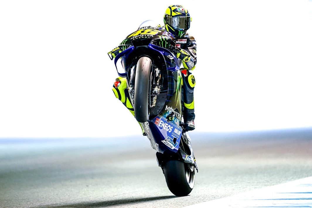 バレンティーノ・ロッシのインスタグラム：「Twin Ring Motegi Circuit,Japan Friday,free practice Thanks to the Japanese fans for the awesome support! 📸 @falex79 @gigisoldano @mighelon @jesusrobledo Tino Martino」