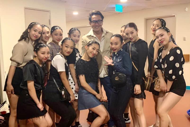 Ruuさんのインスタグラム写真 - (RuuInstagram)「@fabuloussisters.japan in Singapore!🇸🇬🥀﻿ It's my first visit to Singapore. Thank you so, so much.🙏🏻 See you next month! ✈️✈️ ﻿ ﻿ #fullout #Singapore #japan #fabuloussisters﻿ #love #sisters 📸by @hikakinnn」10月18日 15時52分 - ruufabulous